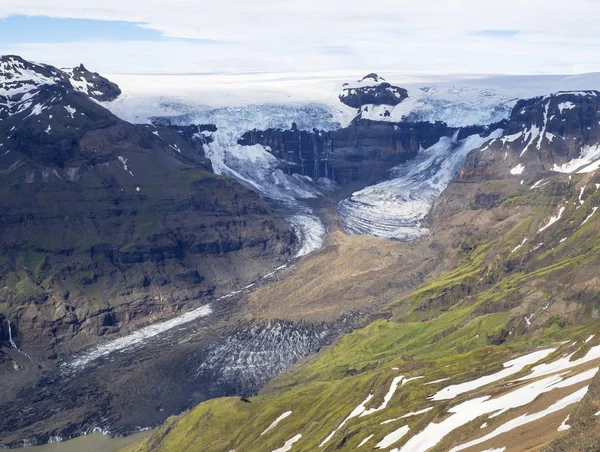 Blick Vom Gipfel Kristinartindar Mit Gletscherzungen Skaftafellsjokull Wasserfällen Farbenfrohen Rhyolithbergen — Stockfoto