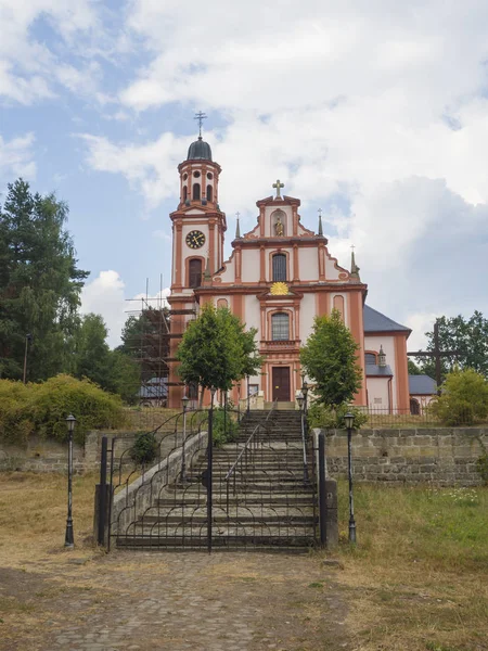 Pembe Beyaz Barok Kilise Aziz Mary Magdalene Marenice Çek Cumhuriyeti — Stok fotoğraf
