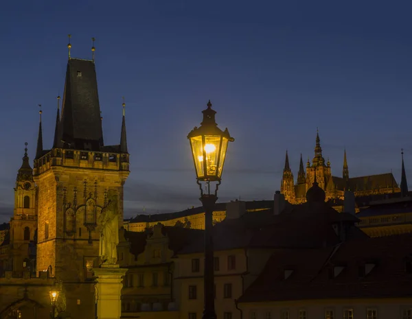 View Charles Bridge Mala Strana Bridge Tower Glowing Street Lamp — Stock Photo, Image