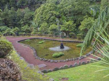 Küçük Gölet tarihi su değirmenleri, evleri, antika ekipman, şelaleler, Lavada - doğa rezerv park Parque doğal da Ribeira DOS Caldeiroes Achada, sulama kanalları, ağaç fern Bahçe