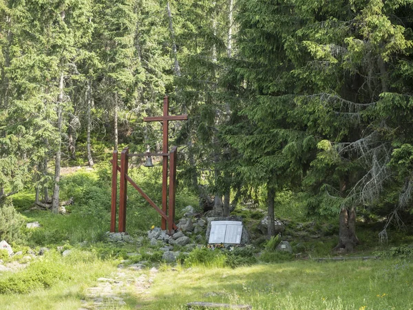 Slovaquie, Ouest de la montagne Tatra, 2 juillet 2019 : Entrée au mémorial pour respecter les grimpeurs et randonneurs de la mort dans les montagnes tatra. — Photo