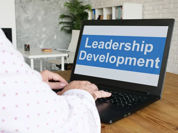 Leadership Development is te zien op de conceptuele bedrijfsfoto — Stockfoto