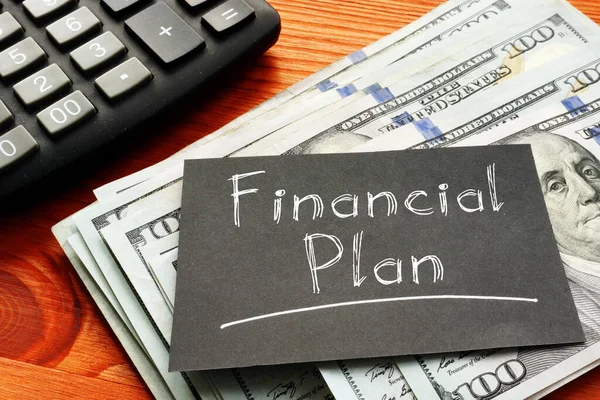 Plan finansowy jest pokazany na konceptualnym zdjęciu biznesowym — Zdjęcie stockowe