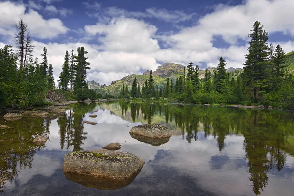 Landscape Beautiful Summer Picturesque Mountain Lake Reflection Blue Cloudy Sky — Stock Photo, Image