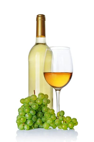 Garrafa Vinho Com Copo Para Degustação Uva Fresca Isolada Sobre — Fotografia de Stock
