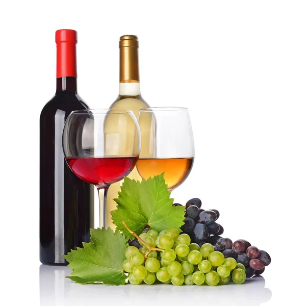 Garrafas Vinho Tinto Branco Com Copos Para Degustação Uvas Frescas — Fotografia de Stock