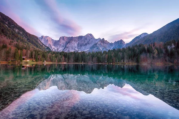 Gyönyörű Naplemente Táj Lago Vagy Laghi Fusine Olaszországban Fekvő Parton — Stock Fotó