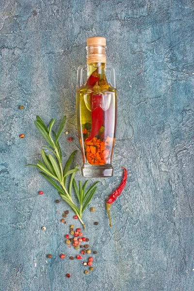 Aromatic Flavored Olive Oil Glass Bottle Spices Herbs Chili Peppers — Stock Photo, Image