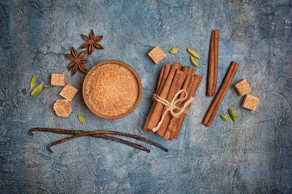 Top View Brown Cane Sugar Crystal Stick Spices Vanilla Cinnamon — Stock Photo, Image