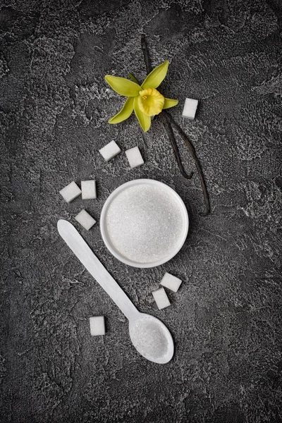 Top View White Granulated Cubes Sugar Vanilla Sticks Flower Gray — Stock Photo, Image