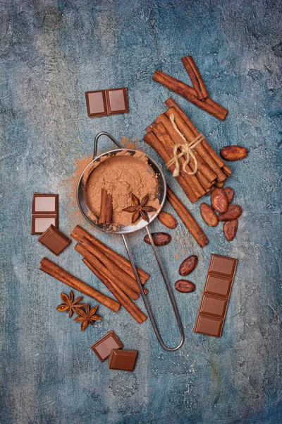 Вид Зверху Какао Порошок Пляшці Шоколадом Какао Бобами Спеціями Інгредієнти — стокове фото