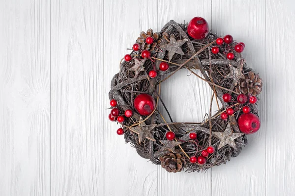 Top View Traditional Christmas Wreath Twigs Stars Pine Cones Red — Stock Photo, Image