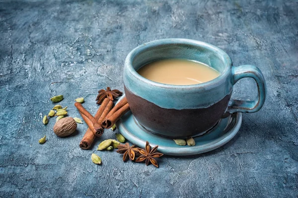 Traditional Indian Drink Masala Chai Tea Milk Spices Cinnamon Stick — Stock Photo, Image