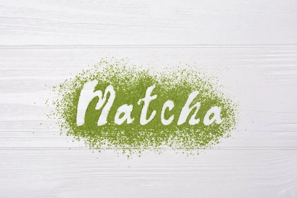 Organik Yeşil Matcha Çay Toz Beyaz Ahşap Zemin Üzerinde Gelen — Stok fotoğraf