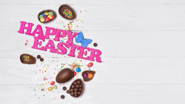 Draufsicht Auf Rosa Text Von Glücklichen Ostern Und Schokolade Traditionelle — Stockfoto