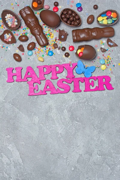 Összetételének Rózsaszín Szövegét Boldog Húsvéti Csokoládé Hagyományos Tojás Nyuszik Fényes — Stock Fotó