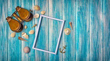 Mock-up vintage dürbün ve kabukları üzerinde kopya alanı ile mavi ahşap arka plan beyaz fotoğraf çerçevesi üzerinde Üstten Görünüm