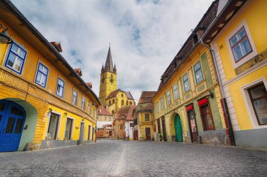 Sibiu şehrinin tarihi merkezinin şehir manzarası
