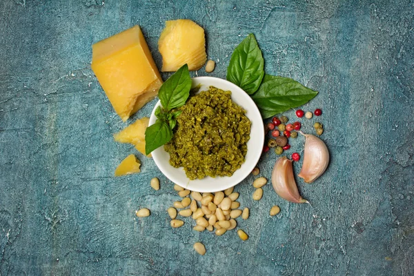 Baharatlı pesto sosu için malzemeler — Stok fotoğraf