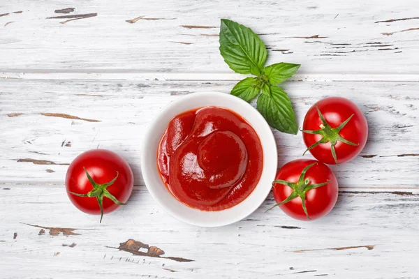 Spicy tomato ketchup sauce with Cherry tomatoes and basil — Stock Photo, Image