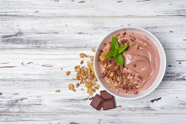 Healthy breakfast - oatmeal with chocolate homemade yogurt — Stock Photo, Image