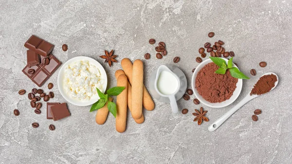 Top vue sur les ingrédients pour gâteau tiramisu dessert italien — Photo