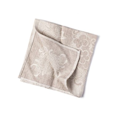 Tek katlanmış bej peçete.