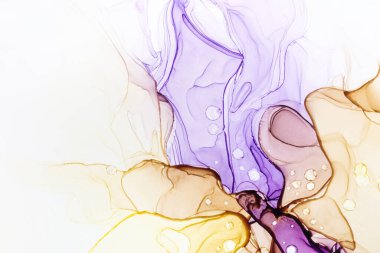 Beyaz, modaya uygun duvar kağıdına karışık mor ve sarı soyut dokuların yakın çekimi. Tasarım projesi için arka plan olarak davetiye veya tebrik kartları, el ilanı, poster, sunum, ambalaj kağıdı