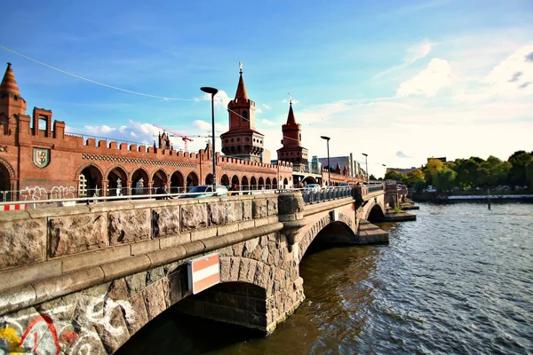 Oberbaum bridge spree river — Stock Photo, Image