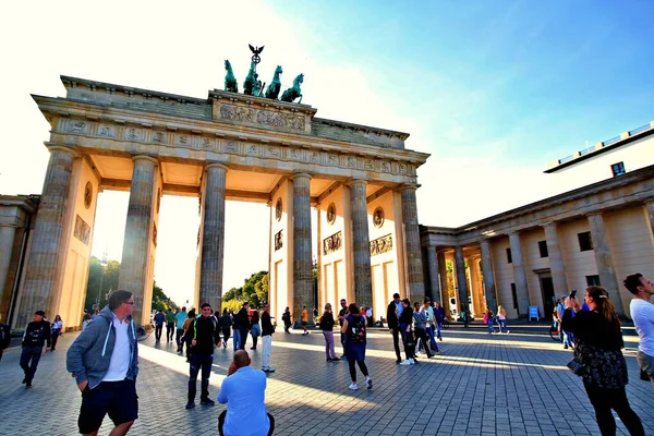 Brandenburg Gate in Berlin city, Germany. — Stock Photo, Image