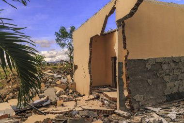 deprem ve الرسالة doğal afetler Petobo Köyü, Palu şehir, merkezi Sulawesi, Endonezya ciddi hasar