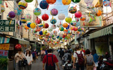 Tainan Tayvan, 20 Şubat 2018: Tainan fener festival sokak görünümü