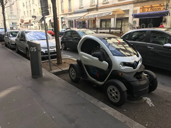 Вильурбан Франция Октября 2017 Года Обмен Электромобилями Bluely Renault Twizy — стоковое фото