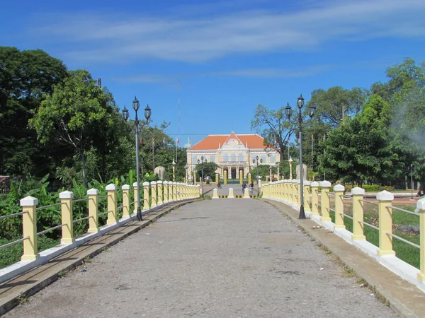 Fench Sömürge Mimarisi Köprüsü Vali Konağı Battambang Kamboçya — Stok fotoğraf