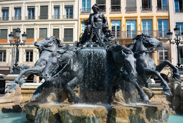 巴托尔迪喷泉竖立在沃土广场的地方 恢复后 法国里昂 — 图库照片