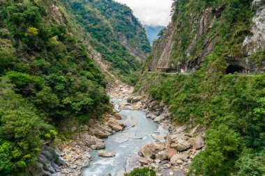 Taroko gorge Yanzihkou hiking trail Taroko Ulusal Park Hualien Tayvan sırasında görünümünü