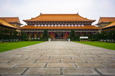 Kaohsiung Tayvan da Sangha Fo Guang Shan manastırda ana tapınak önden görünüm