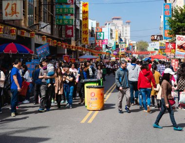 16 Şubat 2018, Lukang Changhua Tayvan: Lugang sokak görünümü ile kutlama turist kalabalık Çin yeni yılı gün Lukang Tayvan