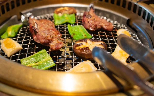 Yakiniku Japanese Barbecue Meat Vegetables Cooking Food Clamp — Stock Photo, Image