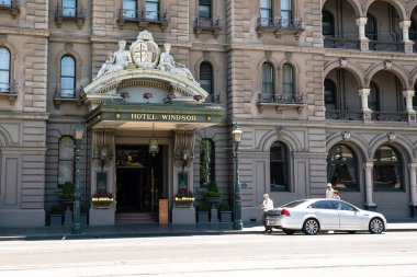 3 Ocak 2019, Melbourne Avustralya: Windsor hotel Melbourne Victoria Avustralya lüks Victoria dönemi otelin girişine yakın çekim görünümü
