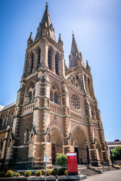 Vista Frontal Vertical Fachada Catedral San Pedro Una Iglesia Catedral —  Fotos de Stock