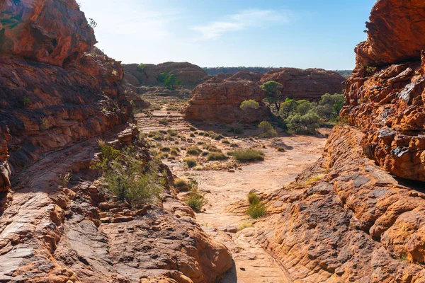 Paisaje de Kings Canyon durante el paseo por el borde en NT Australia — Foto de Stock