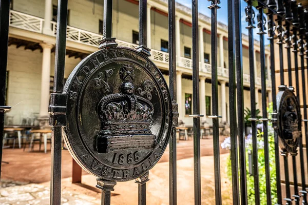 Detalles de la cerca de la Casa de la Moneda de Sydney el edificio público más antiguo de S —  Fotos de Stock