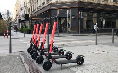 Voi şirketi Voi elektrikli scooter. Stree teknoloji