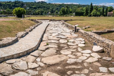 Saint Romain en Gal Vienne France arkeolojik Gallo-Roma sahasında antik Roma yolunun kalıntıları.