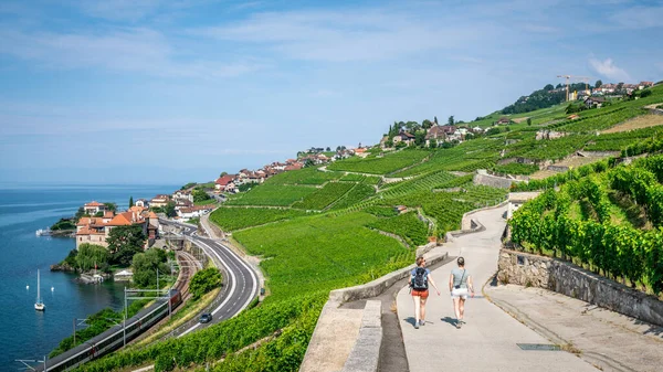 Lavaux Suisse Juin 2020 Deux Touristes Marchent Sur Beau Sentier — Photo