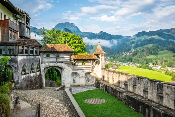 Befestigung Und Eingang Des Mittelalterlichen Dorfes Gruyeres Gruyere Freiburg Schweiz — Stockfoto