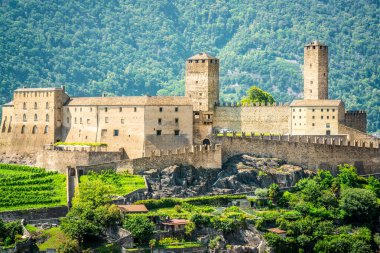 Bellinzona Ticino İsviçre 'deki Castelgrande şatosunun yakın görüntüsü