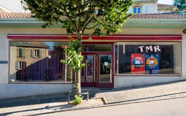 Montreux İsviçre, 5 Temmuz 2020: Montreux Riviera Tiyatrosu dış görünüş Montreux İsviçre