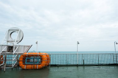 Turuncu cankurtaran bir gemide acil kaçış ve bu tekne için izin vermek için küçük bir gemi deniz kurtarmak için tasarlanmış..